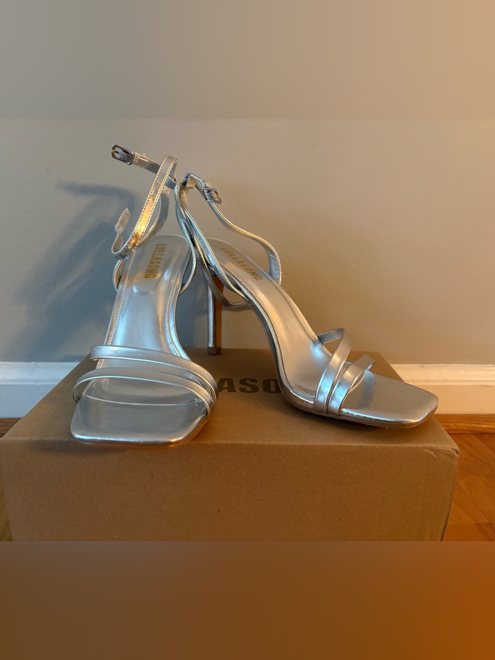 ⁠LULLASONG Metallic Silver Strappy Stiletto Heels NIB Size 7.5⁠